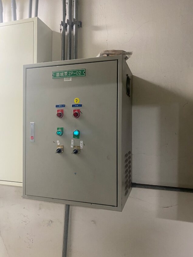 冰水主機控制箱-現場啟停與狀態介面